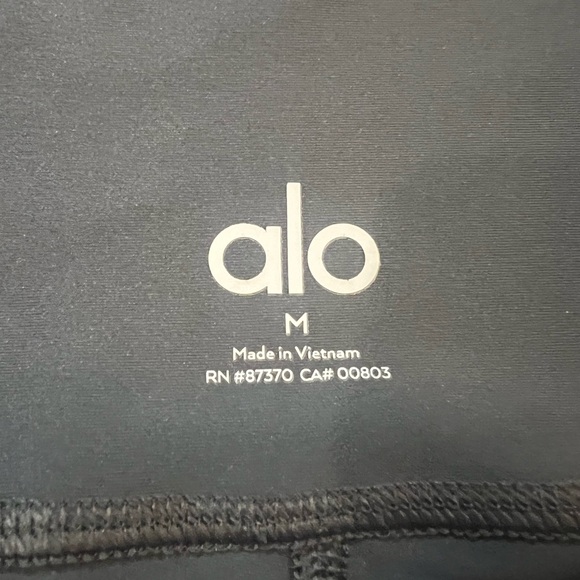 Alo leggings in dark gray/silver (anthracite) worn a few x no piling. - Picture 3 of 5